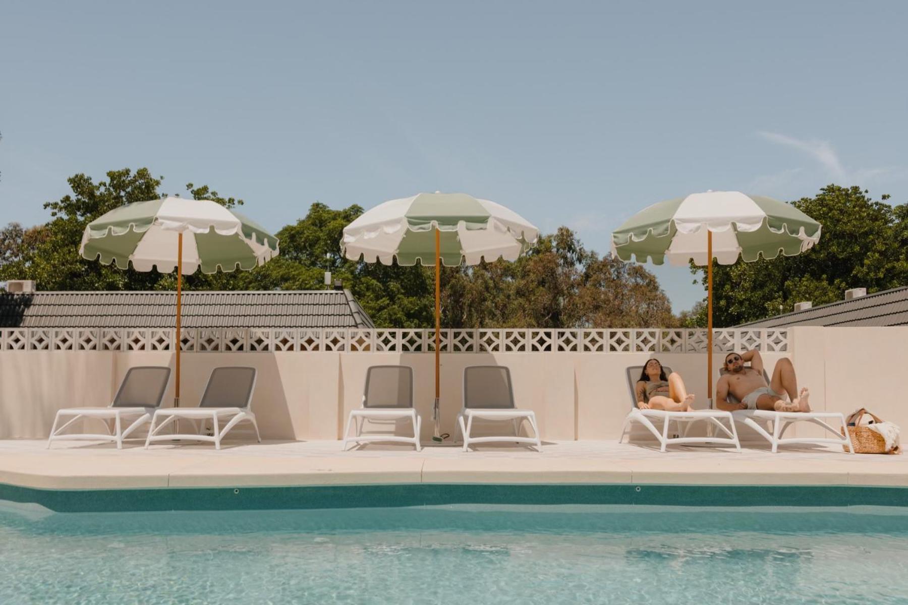 The Timothee Resort Бъселтън Екстериор снимка