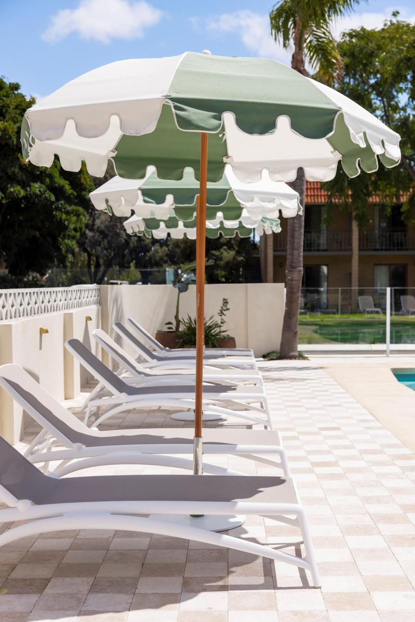 The Timothee Resort Бъселтън Екстериор снимка