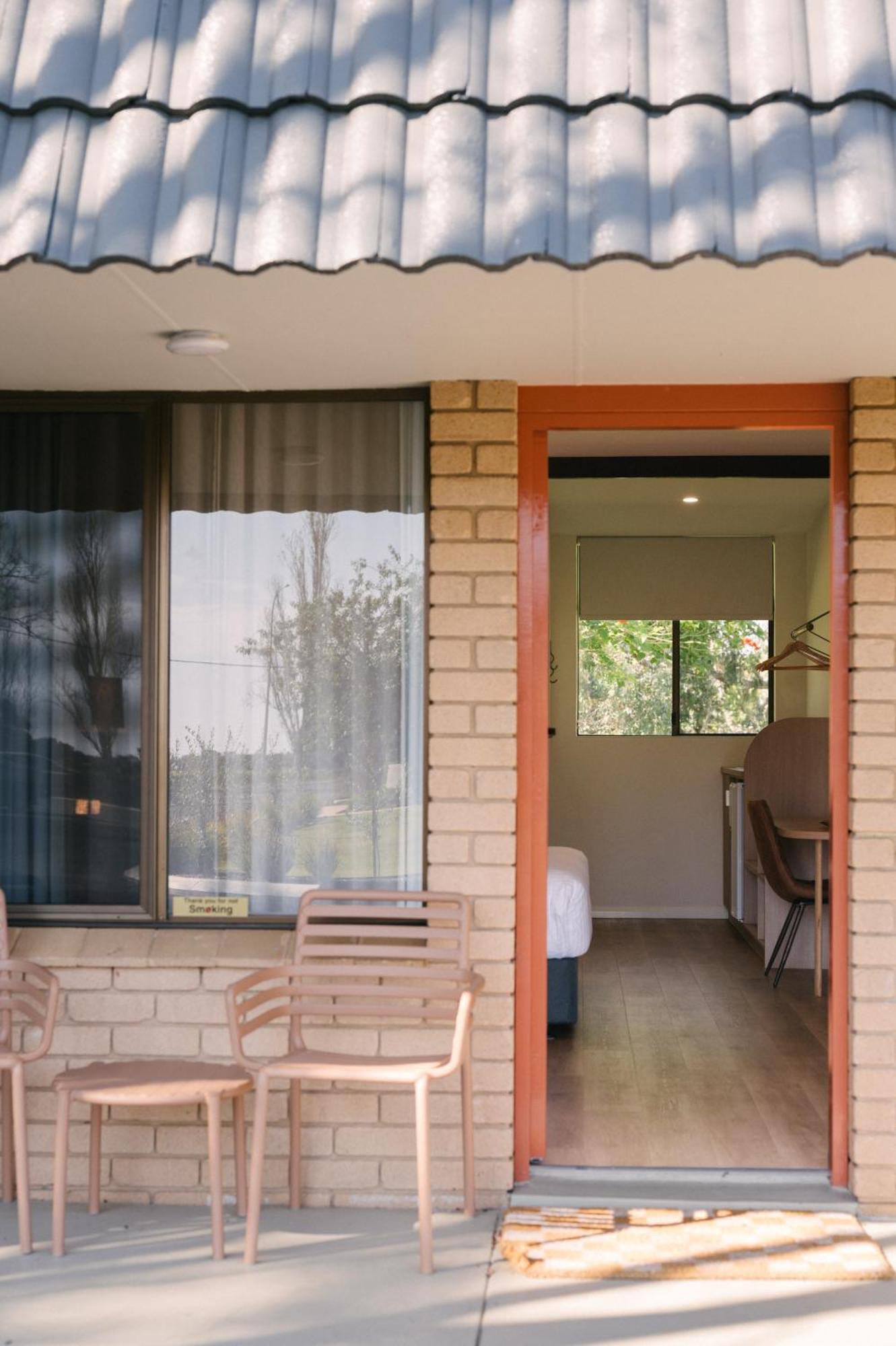 The Timothee Resort Бъселтън Екстериор снимка