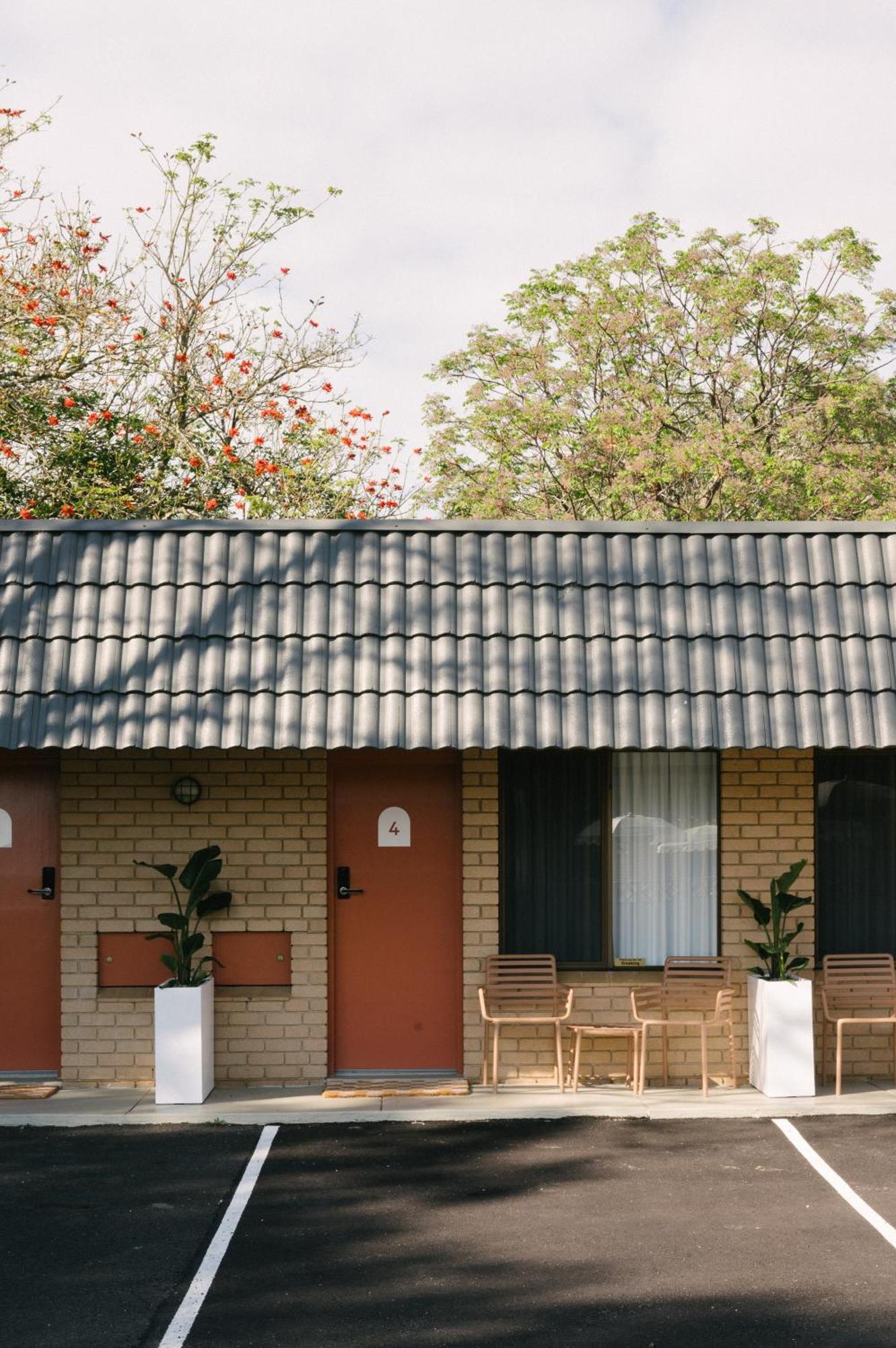 The Timothee Resort Бъселтън Екстериор снимка